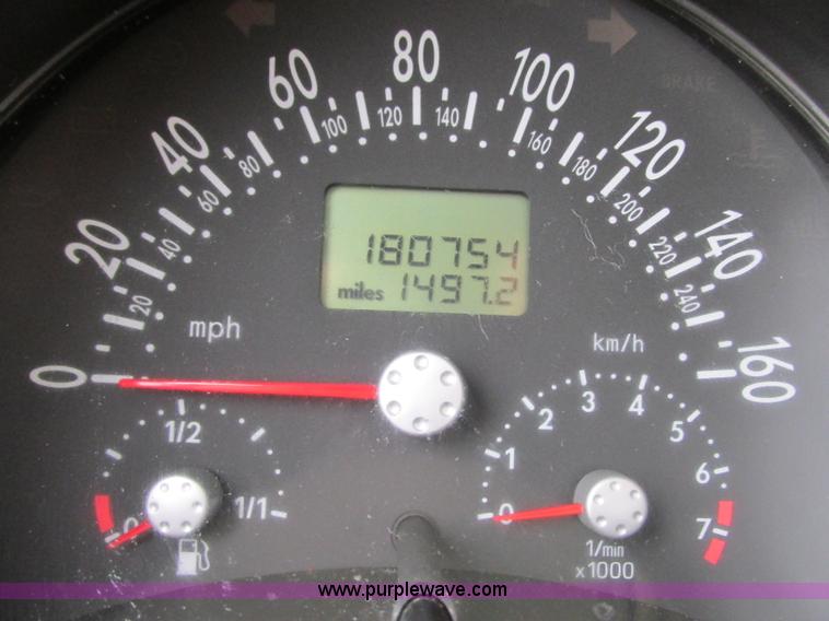 image for item J8733 2000 Volkswagen New Beetle GLX