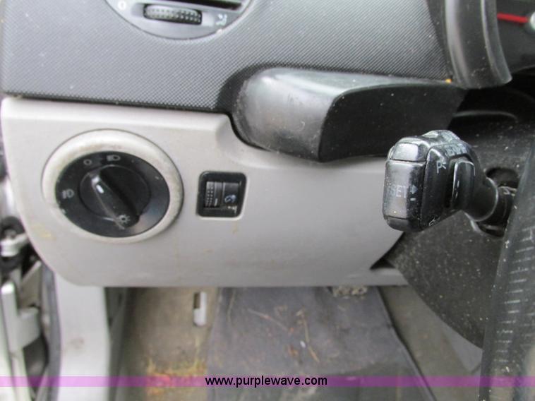 image for item J8733 2000 Volkswagen New Beetle GLX