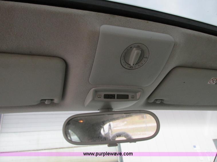 image for item J8733 2000 Volkswagen New Beetle GLX