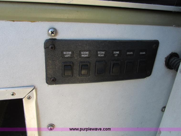 image for item J8734 2001 Ford 800 ambulance