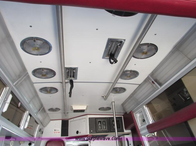 image for item J8734 2001 Ford 800 ambulance