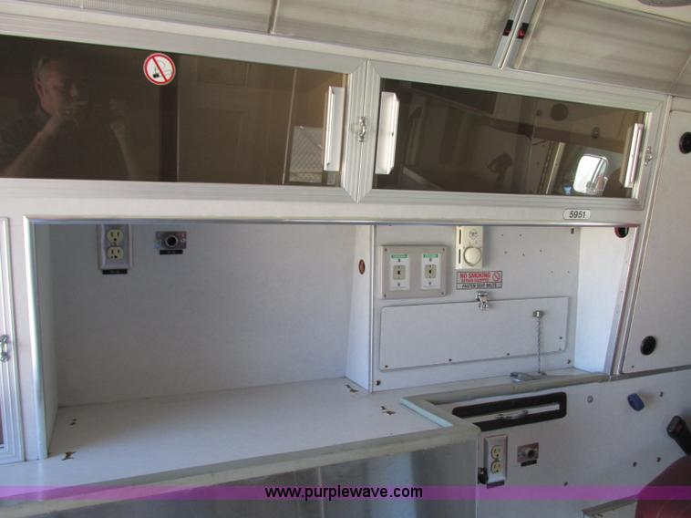 image for item J8734 2001 Ford 800 ambulance