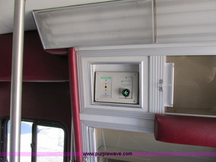 image for item J8734 2001 Ford 800 ambulance