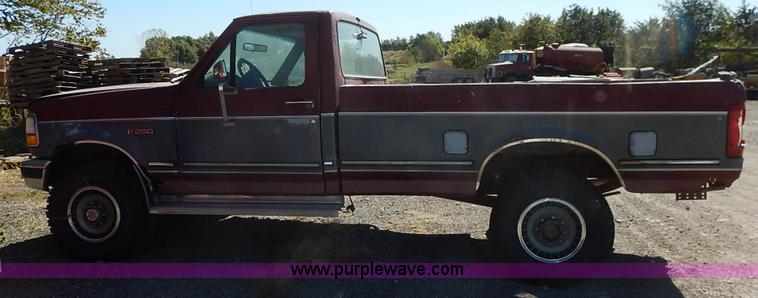 image for item K1743 1992 Ford F250 HD XLT pickup truck