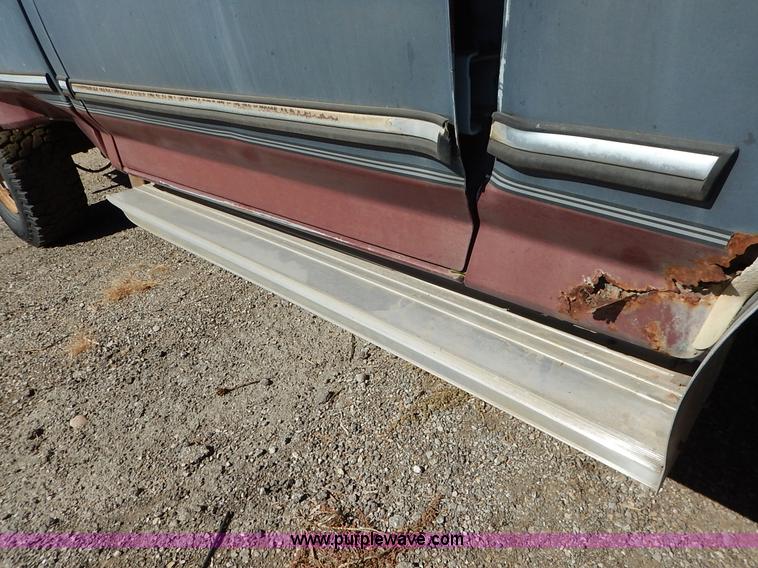 image for item K1743 1992 Ford F250 HD XLT pickup truck