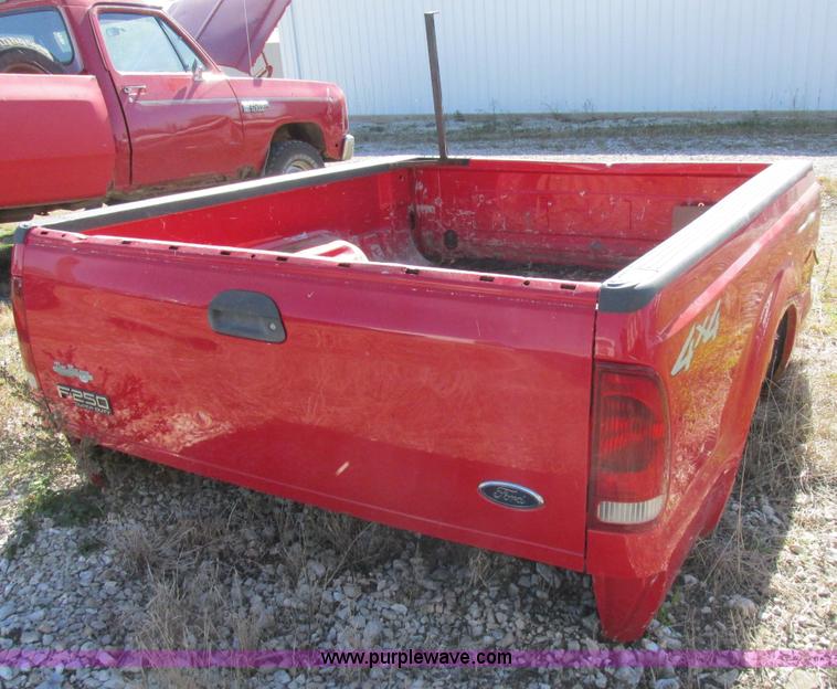 image for item K2218 2003 Ford F250 Super Duty pickup truck bed