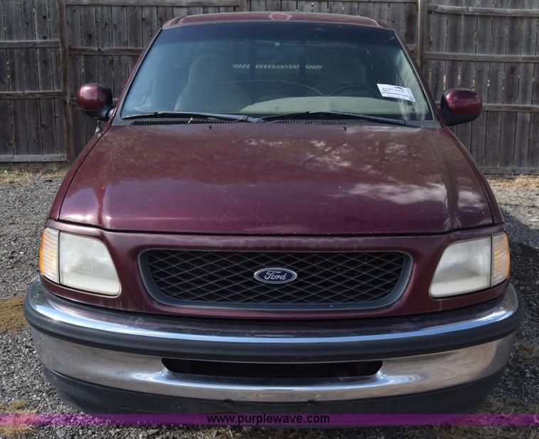 image for item K4762 1998 Ford F150 XLT SuperCab pickup truck