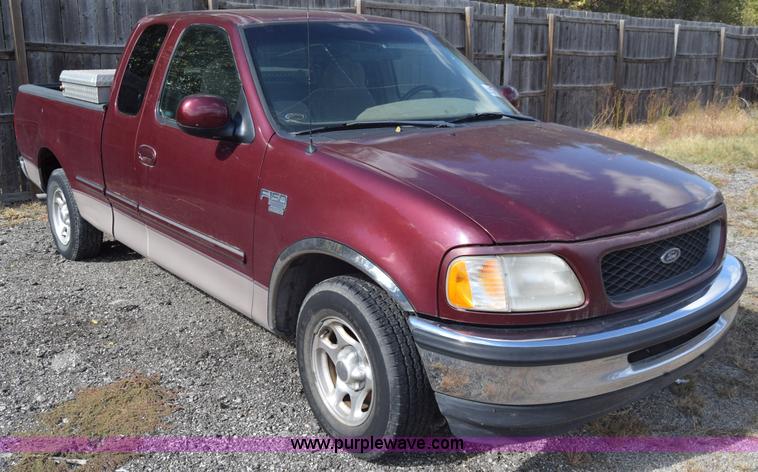image for item K4762 1998 Ford F150 XLT SuperCab pickup truck