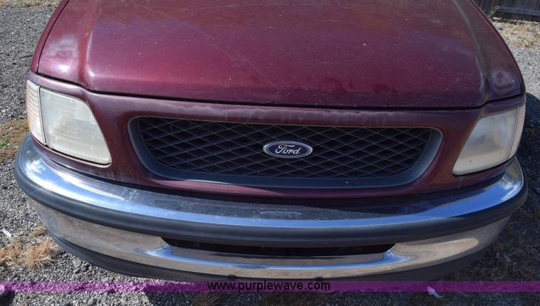 image for item K4762 1998 Ford F150 XLT SuperCab pickup truck