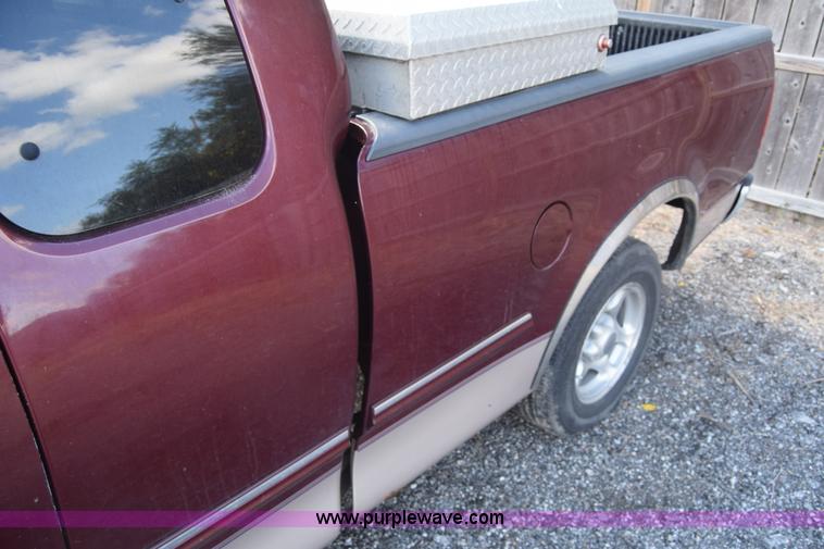 image for item K4762 1998 Ford F150 XLT SuperCab pickup truck