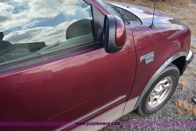 image for item K4762 1998 Ford F150 XLT SuperCab pickup truck