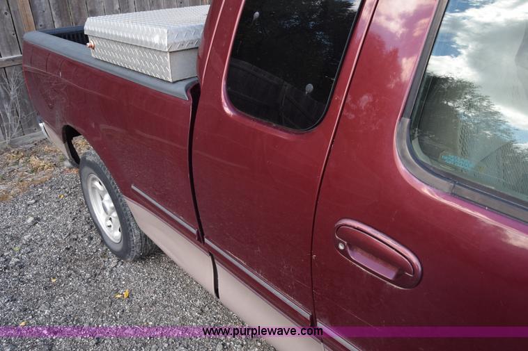 image for item K4762 1998 Ford F150 XLT SuperCab pickup truck