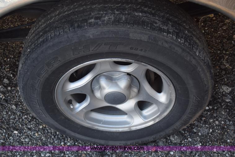 image for item K4762 1998 Ford F150 XLT SuperCab pickup truck