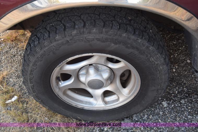 image for item K4762 1998 Ford F150 XLT SuperCab pickup truck