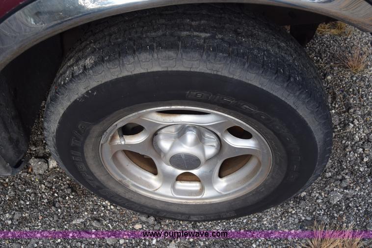 image for item K4762 1998 Ford F150 XLT SuperCab pickup truck