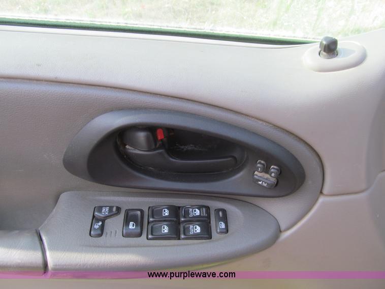 image for item K6389 2004 Chevrolet TrailBlazer LT SUV