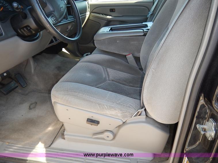 image for item L3508 2005 Chevrolet Tahoe SUV