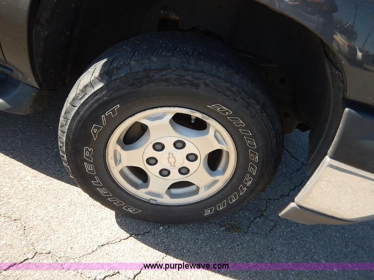 image for item L3508 2005 Chevrolet Tahoe SUV
