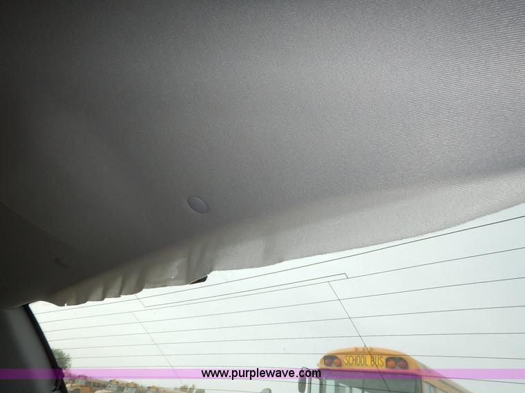 image for item L3530 2002 Ford Crown Victoria