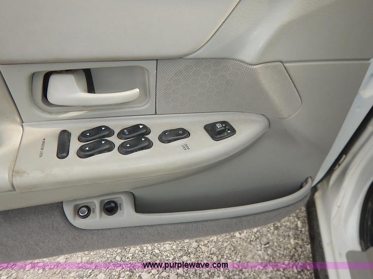 image for item L3530 2002 Ford Crown Victoria