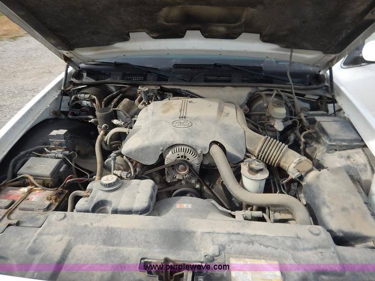 image for item L3530 2002 Ford Crown Victoria