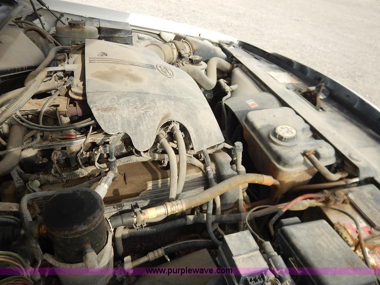 image for item L3530 2002 Ford Crown Victoria