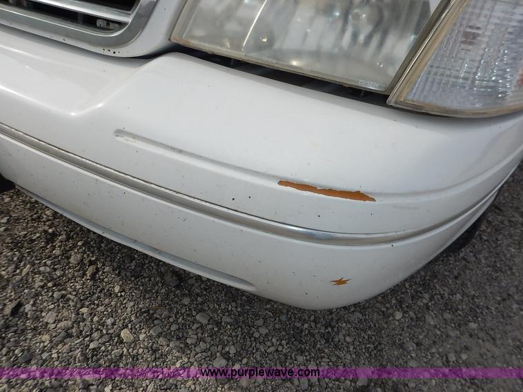 image for item L3530 2002 Ford Crown Victoria