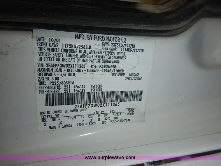 image for item L3530 2002 Ford Crown Victoria