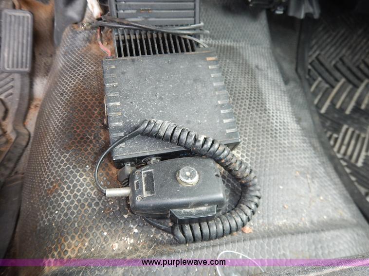 image for item L3531 2000 Chevrolet Suburban C2500 SUV