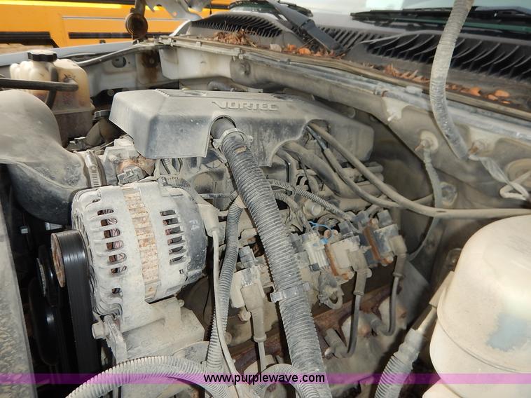 image for item L3531 2000 Chevrolet Suburban C2500 SUV