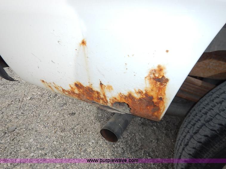 image for item L3531 2000 Chevrolet Suburban C2500 SUV