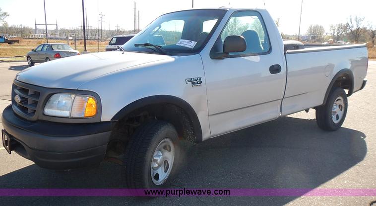 image for item L3538 2003 Ford F150 XL pickup truck