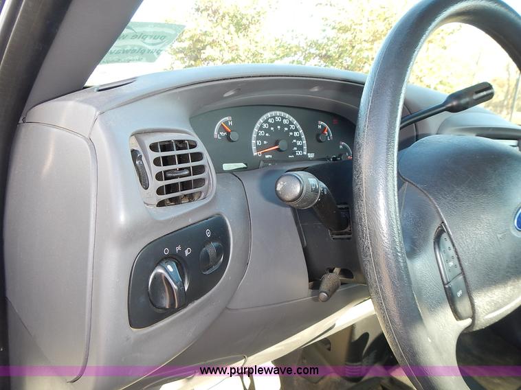 image for item L3538 2003 Ford F150 XL pickup truck