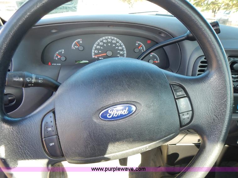 image for item L3538 2003 Ford F150 XL pickup truck