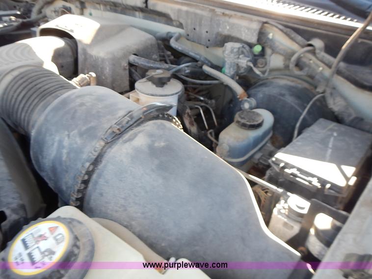 image for item L3538 2003 Ford F150 XL pickup truck