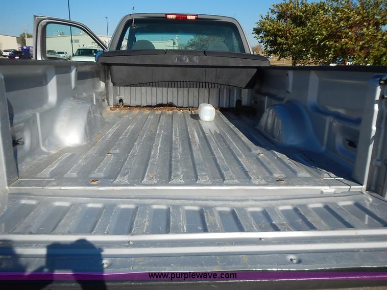 image for item L3538 2003 Ford F150 XL pickup truck