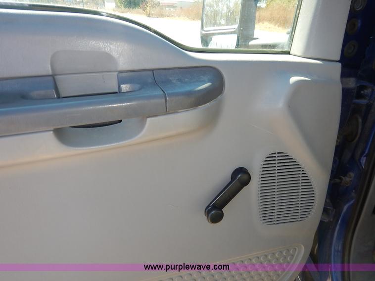 image for item L3546 1999 Ford F350 Super Duty XL flatbed pickup truck