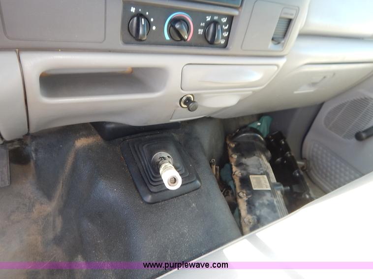 image for item L3546 1999 Ford F350 Super Duty XL flatbed pickup truck