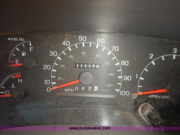 image for item L3546 1999 Ford F350 Super Duty XL flatbed pickup truck