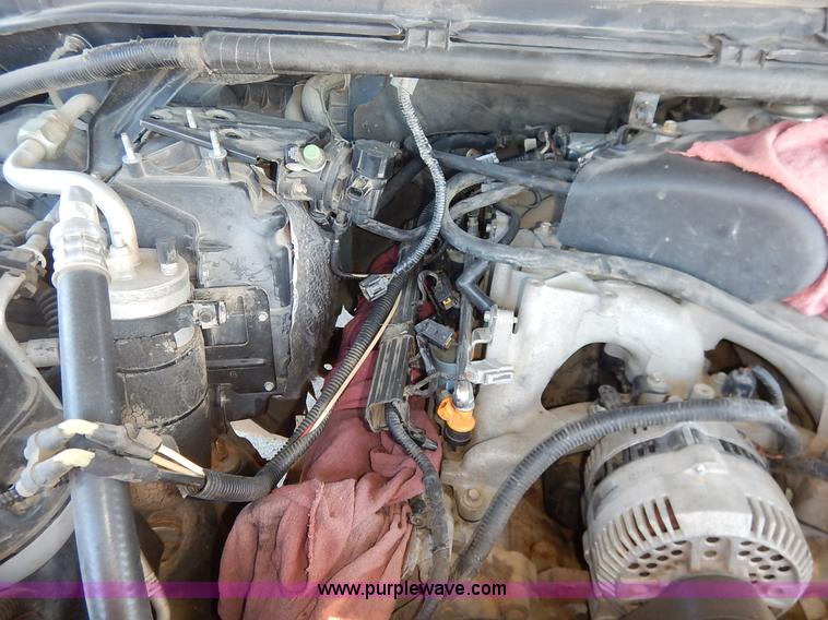 image for item L3546 1999 Ford F350 Super Duty XL flatbed pickup truck