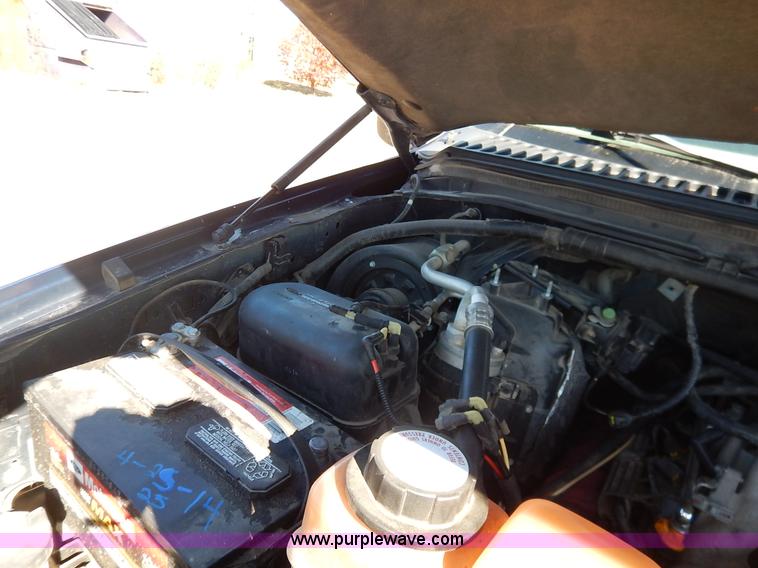 image for item L3546 1999 Ford F350 Super Duty XL flatbed pickup truck