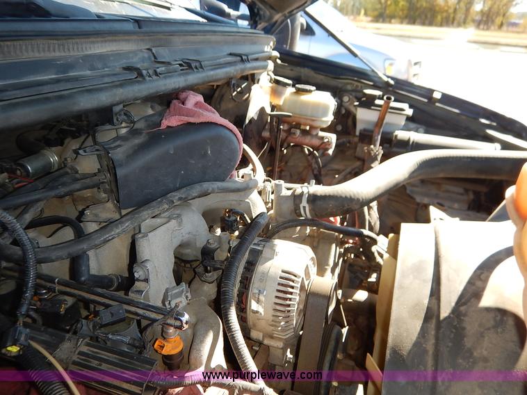 image for item L3546 1999 Ford F350 Super Duty XL flatbed pickup truck