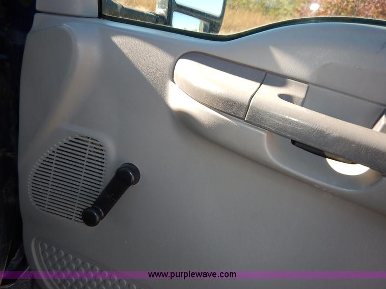 image for item L3546 1999 Ford F350 Super Duty XL flatbed pickup truck