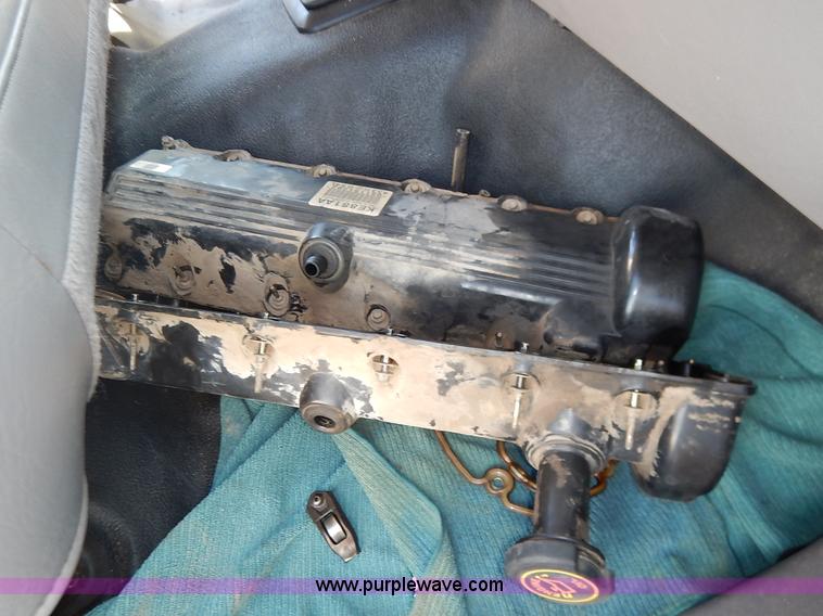 image for item L3546 1999 Ford F350 Super Duty XL flatbed pickup truck