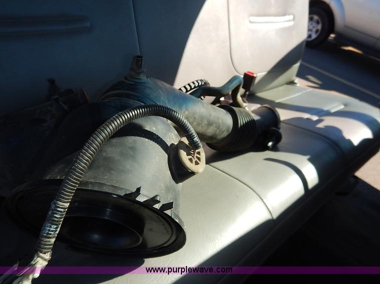 image for item L3546 1999 Ford F350 Super Duty XL flatbed pickup truck