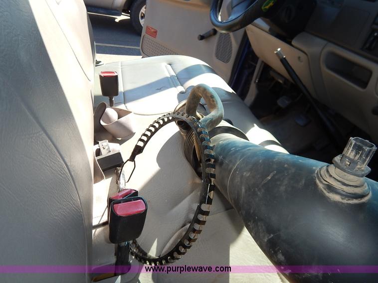 image for item L3546 1999 Ford F350 Super Duty XL flatbed pickup truck