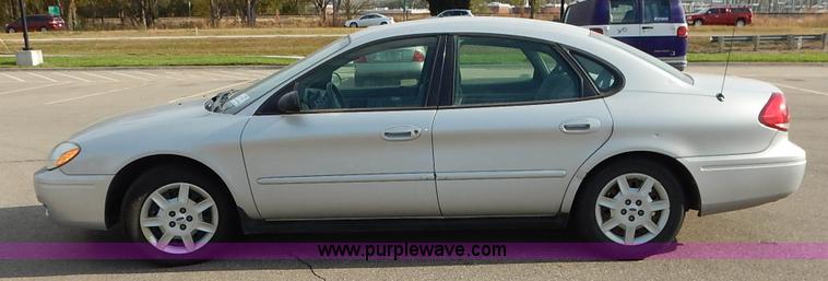 image for item L3550 2006 Ford Taurus SE