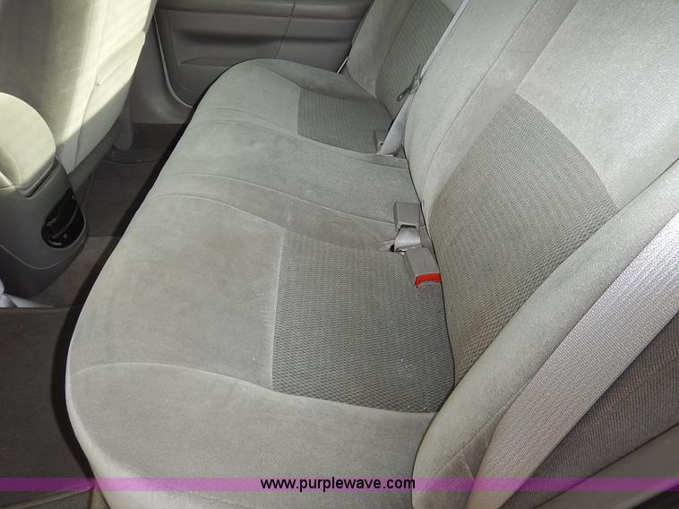 image for item L3550 2006 Ford Taurus SE