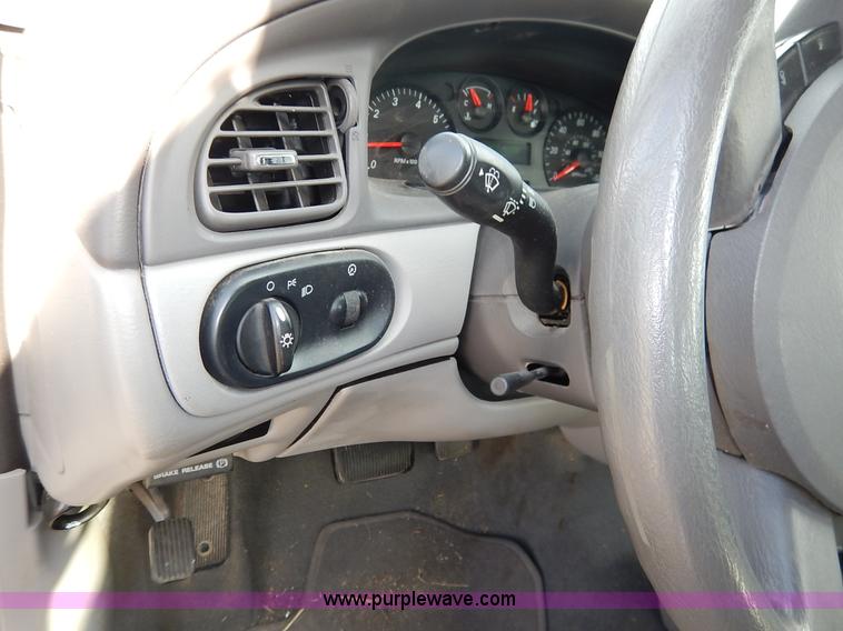 image for item L3550 2006 Ford Taurus SE