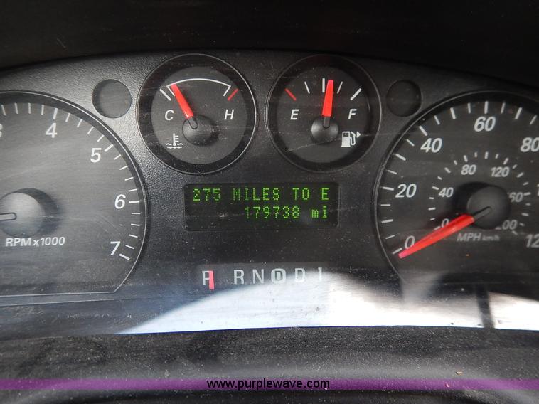 image for item L3550 2006 Ford Taurus SE